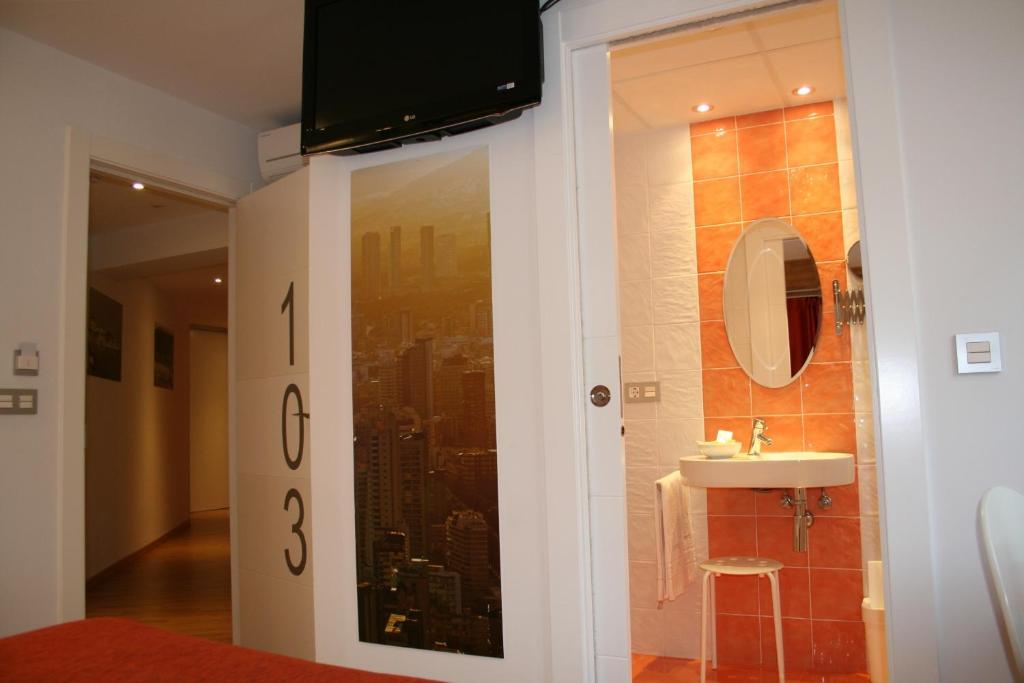 Hotel Fetiche Alojamiento Con Encanto Benidorm Phòng bức ảnh