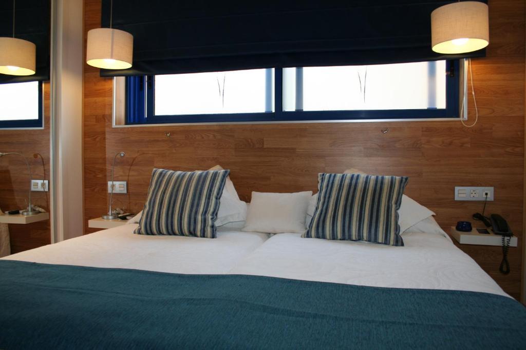 Hotel Fetiche Alojamiento Con Encanto Benidorm Phòng bức ảnh